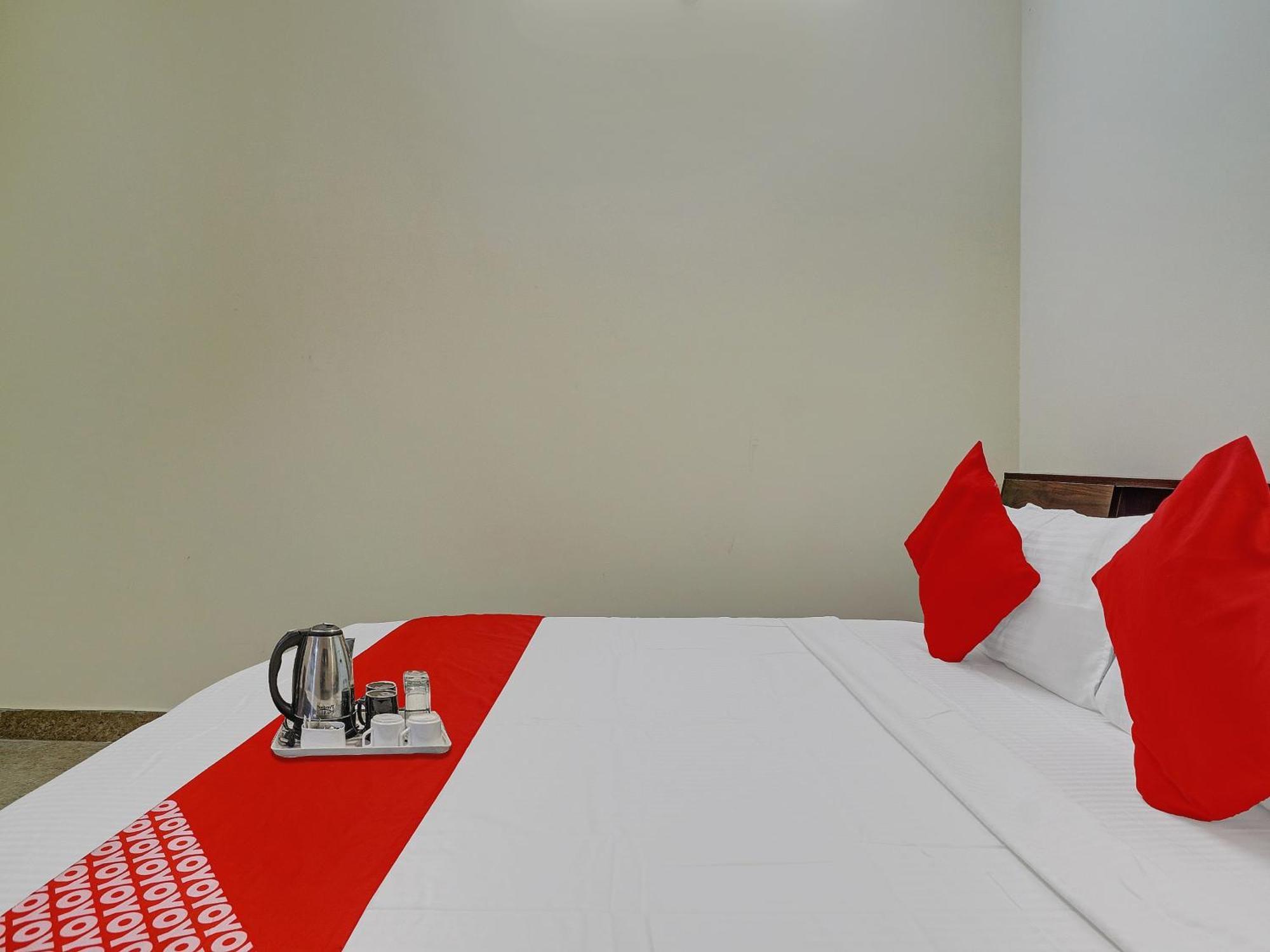Hotel O S V Residency Kajaguda Near Gachibowli Hyderabad Exterior foto