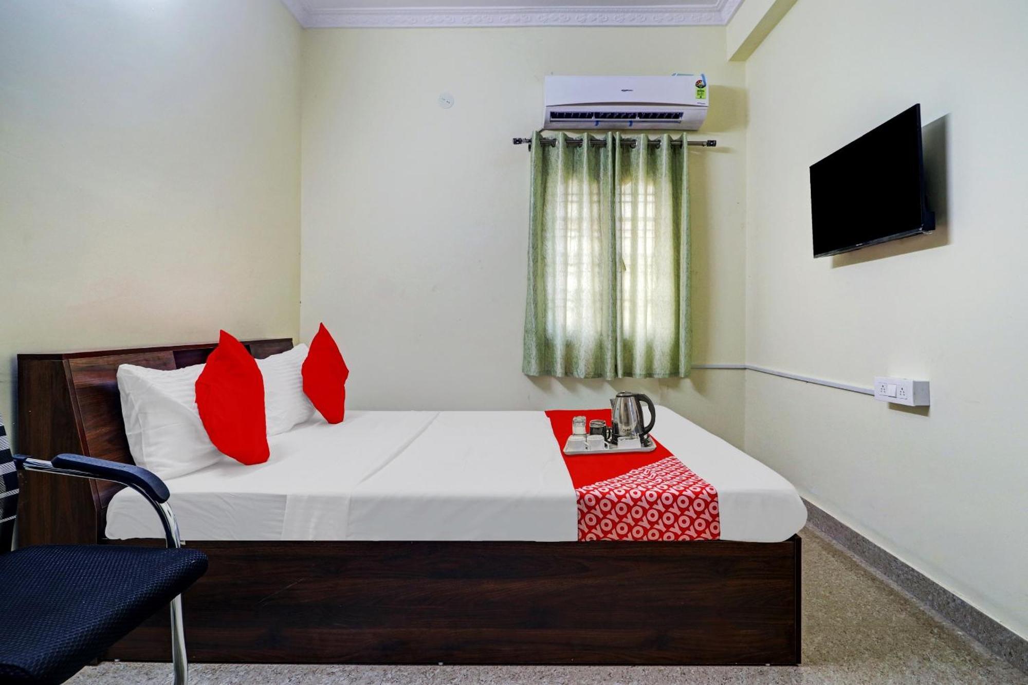 Hotel O S V Residency Kajaguda Near Gachibowli Hyderabad Exterior foto