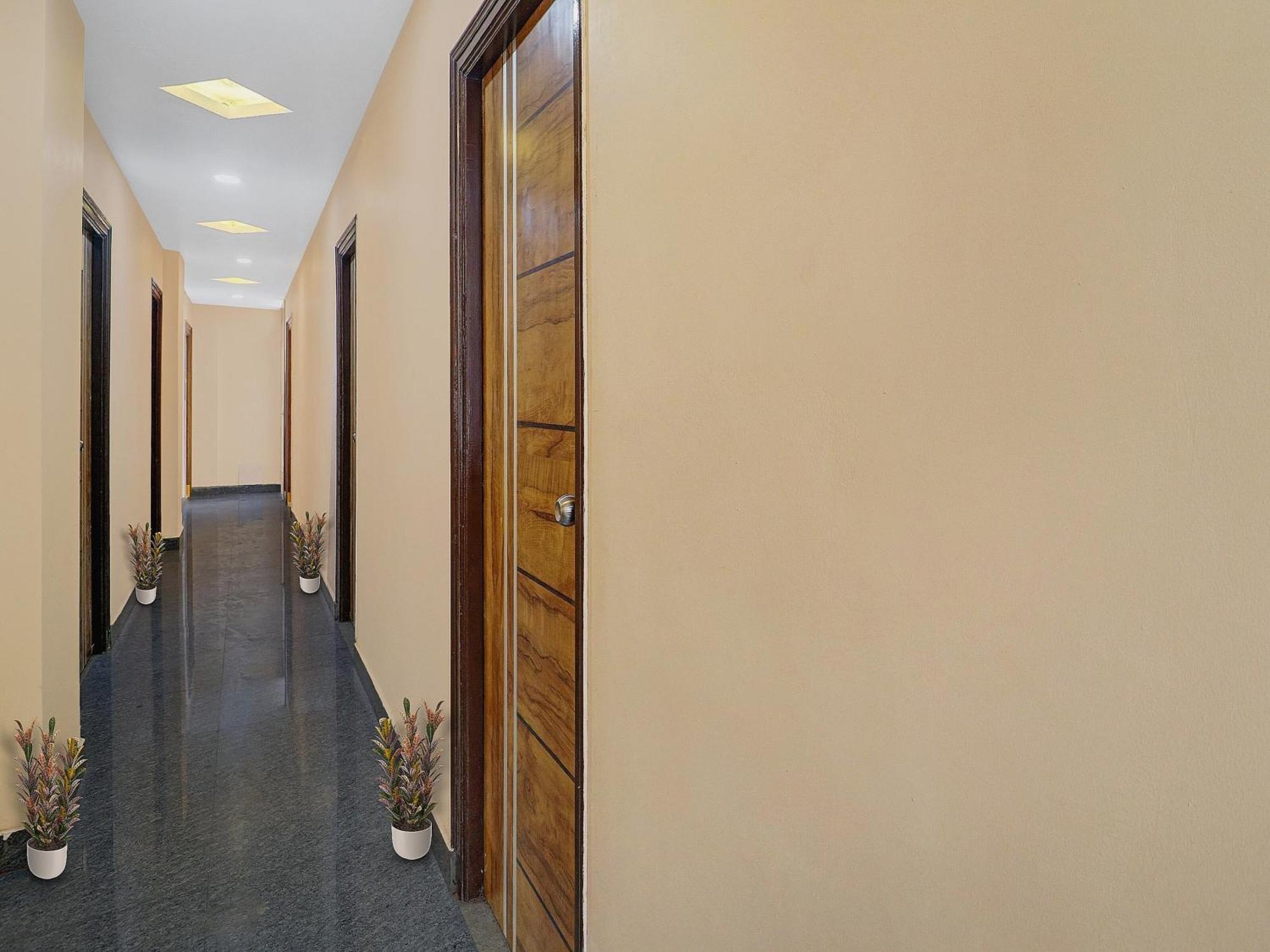 Hotel O S V Residency Kajaguda Near Gachibowli Hyderabad Exterior foto